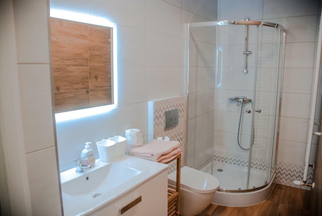 Noclegi "Boczna 5A" Apartamenty Goscinne Szczawno-Zdroj Kültér fotó
