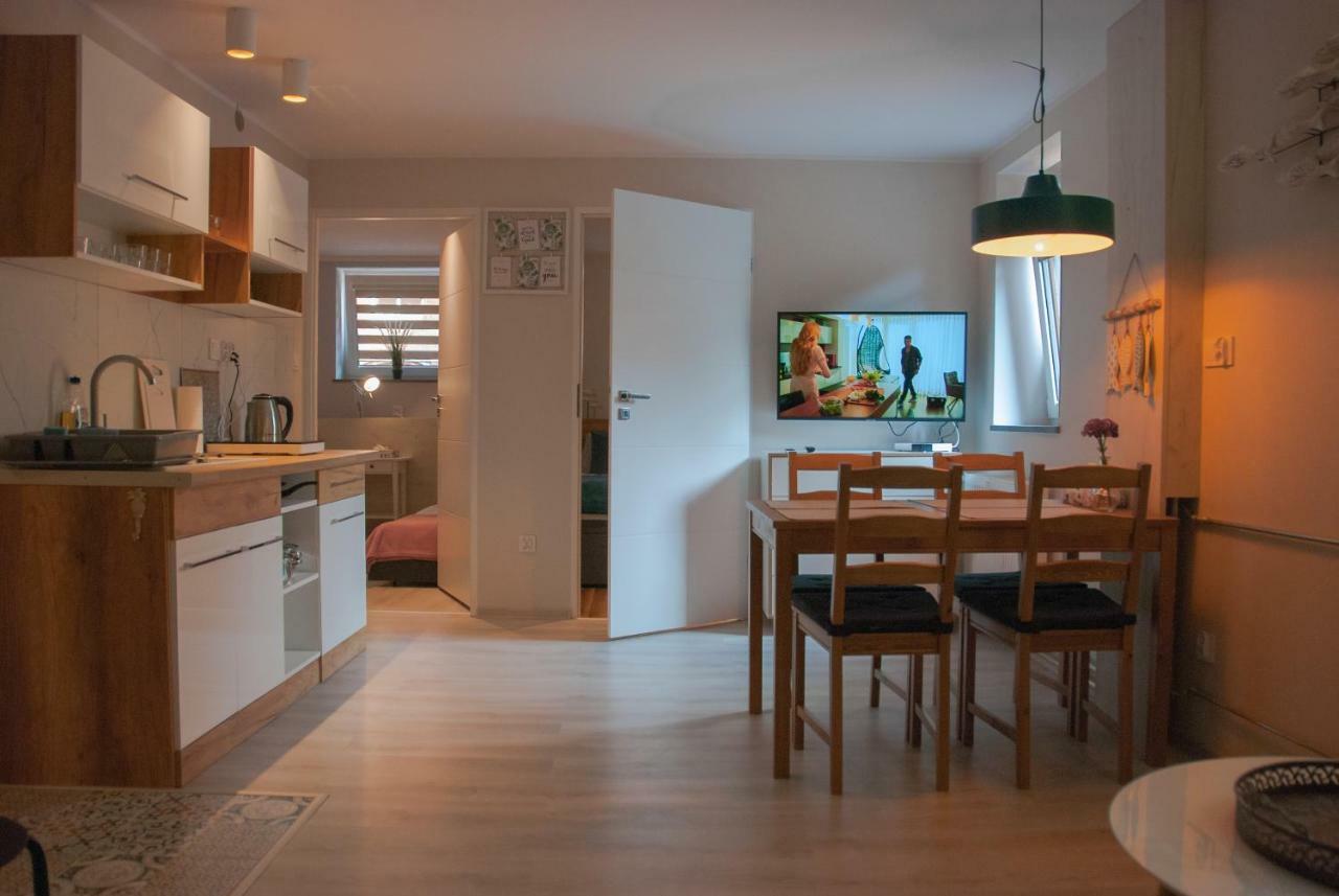 Noclegi "Boczna 5A" Apartamenty Goscinne Szczawno-Zdroj Kültér fotó